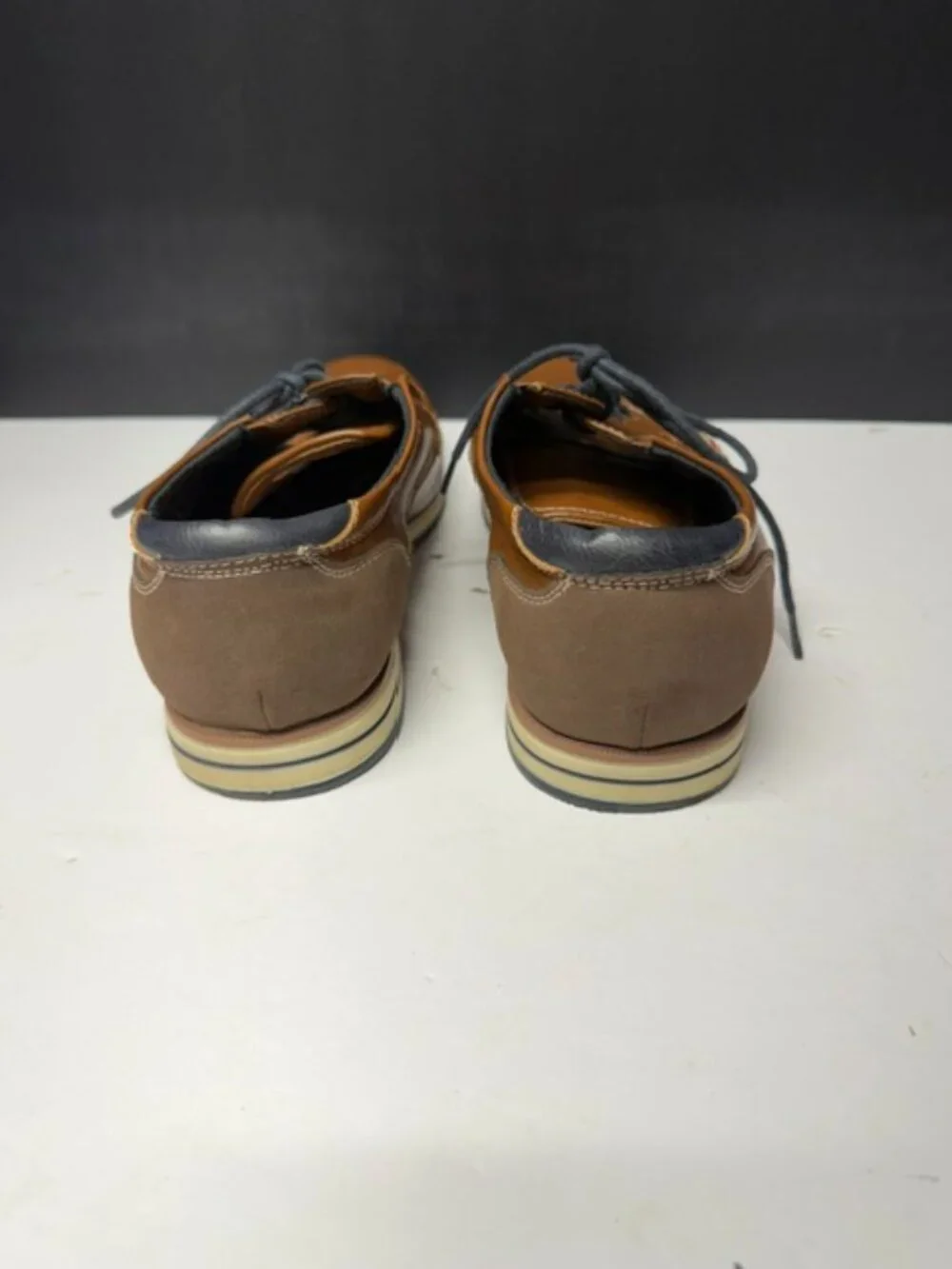 Tommy Hilfiger Urban Oxfords NWOT Men's Size 9.5